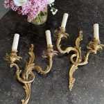 2 stk. bronze væglamper i par – Rokoko stil, Frankrig, 20. årh. (6697)
