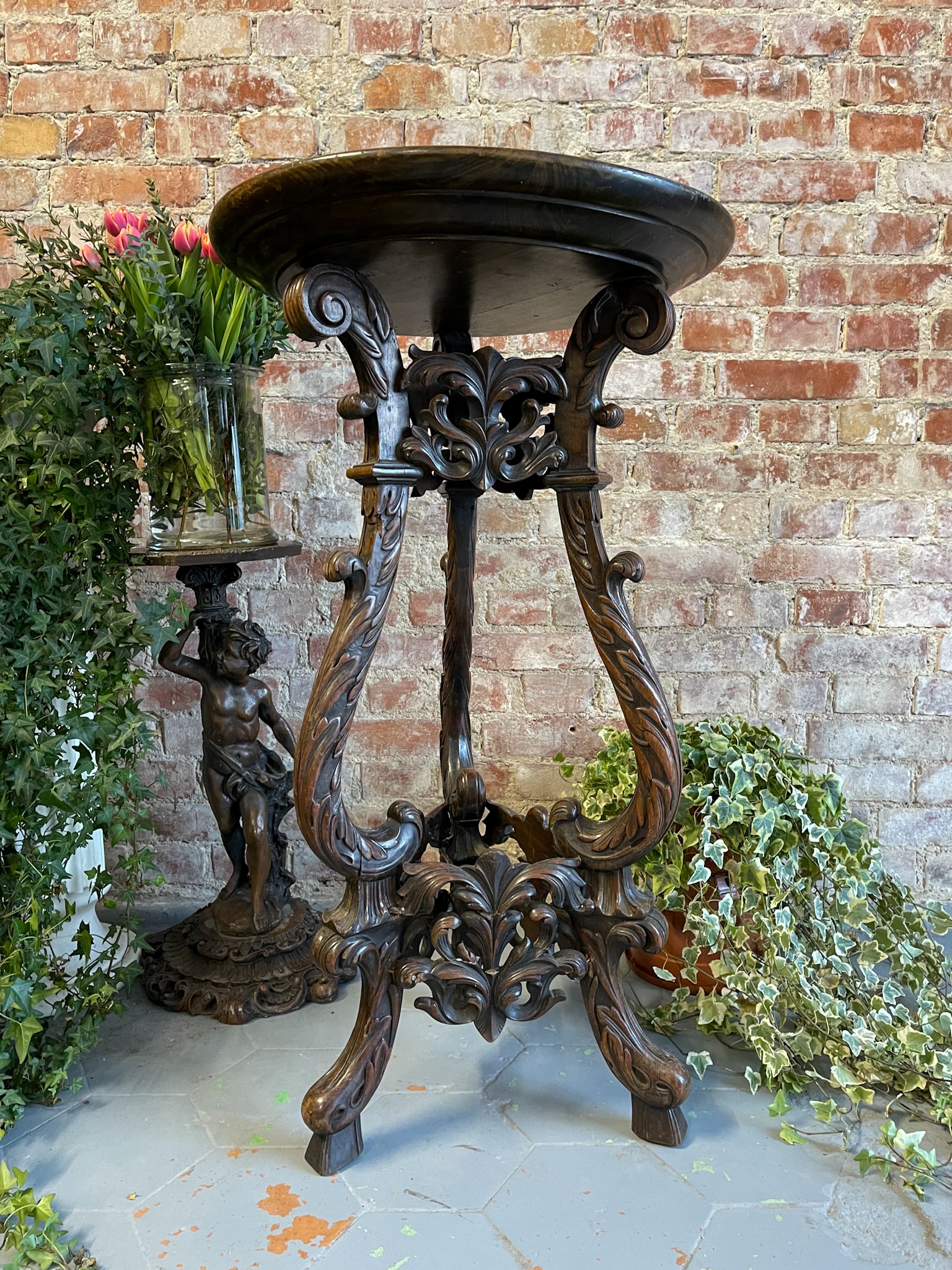 Carved plant stand oak