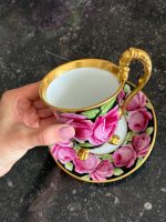Grezna Porcelāna Krūzīte ar Apakštasīti un Rožu Motīviem — Bīdermeijera stilā, (Elegant Teltau Porcelain Cup with Saucer — Biedermeier Style) (6694) - Image 5