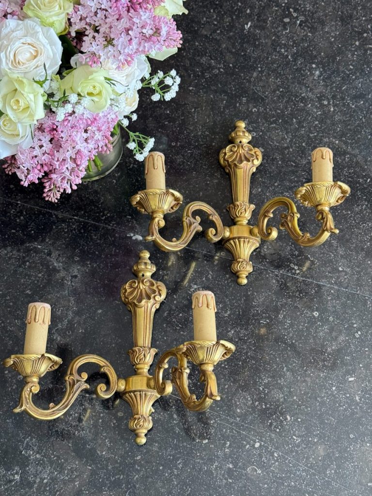 Antikke Louis XV stil forgyldte messing Bra væglamper, par (6699)