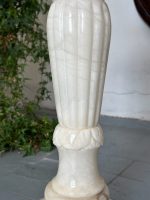 Grieztā alabastra kolonna-pjedestāls, balts, klasiskā stilā (4755) - Image 12