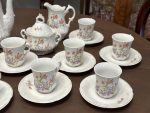 Antīka porcelāna tējas un kafijas servīze 10 personām ar tulpju dekoru (Antiquarian Porcelain Tea & Coffee Service for 10 Persons) (4450) - Image 3