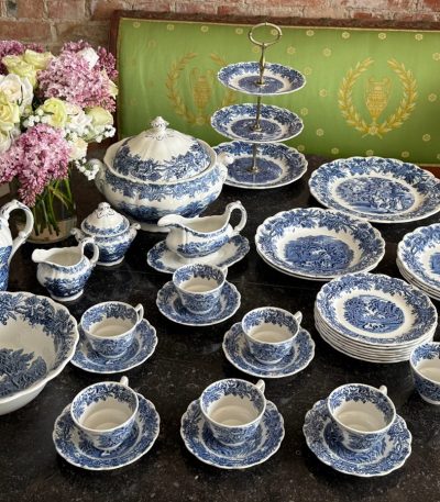 Stor engelsk blå transferware service - pastoralt landskab, 20. århundrede (6706)