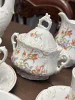 Antīka porcelāna tējas un kafijas servīze 10 personām ar tulpju dekoru (Antiquarian Porcelain Tea & Coffee Service for 10 Persons) (4450) - Image 11