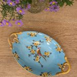 Ekskluzīvs antīks Limoges (VELIV) porcelāna ovālais trauks "Brīnumputns dārza ziedos" — Francija, ap 1900. gadu (Skaistais laikmets / Belle Époque), vidēja izmēra (6168)