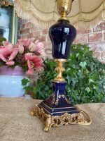 Maza Porcelāna Galda Lampa ar Zelta Krāsas Metāla Detaļām (3245) - Image 9