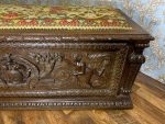 Renesanses Cassone Koka Lāde ar Putti Kokgriezumiem un Needlepoint Gobelēnu — Neo-Renesanse, Itālija, 19.gs. (287) - Image 6