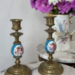 Neliela Izmēra Svečturu Pāris ar Porcelāna Detalizāciju (5089)