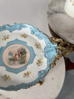 Porcelāna Trauks ar Greznu Bronzas Detalizāciju, Vidēja Izmēra (5110) - Image 11