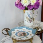 Porcelāna Trauks ar Greznu Bronzas Detalizāciju, Vidēja Izmēra (5110)
