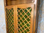 Ozolkoka Vitrīna ar Zaļo Rūtaino Stiklu — Luija XV / Art Nouveau, Francija, ap 1890.–1910. (549) - Image 8