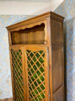 Ozolkoka Vitrīna ar Zaļo Rūtaino Stiklu — Luija XV / Art Nouveau, Francija, ap 1890.–1910. (549) - Image 7