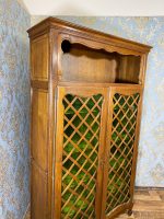 Ozolkoka Vitrīna ar Zaļo Rūtaino Stiklu — Luija XV / Art Nouveau, Francija, ap 1890.–1910. (549) - Image 2