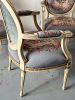 Izsmalcināti krēsli ar gobelēnu un roku balstiem — Luija XVI stilā (French Louis XVI Style Tapestry Armchairs) (5111) - Image 13