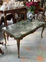 Antīks misiņa kafijas galdiņš ar zaļu marmora virsmu — Luija XV stilā (heavy brass green marble coffee table) (6383) - Image 3