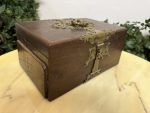 Antīka koka lāde ar bronzas apkalumiem un velvetu — historisma stilā - antique wooden jewelry box bronze accents velvet (4446) - Image 15