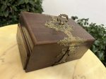 Antīka koka lāde ar bronzas apkalumiem un velvetu — historisma stilā - antique wooden jewelry box bronze accents velvet (4446) - Image 8