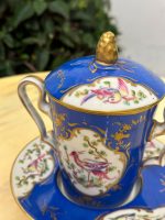 Grezna Porcelāna Krūze ar Vāku un Apakštasīti — Sevras stilā, Limoges, (limoges porcelain cup with lid and saucer — Sèvres style) (4439) - Image 11