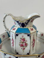 Antīks porcelāna mazgājamās bļodas un krūzes komplekts uz misiņa statīva (5088) - Image 6