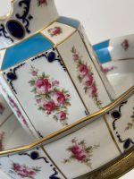 Antīks porcelāna mazgājamās bļodas un krūzes komplekts uz misiņa statīva (5088) - Image 8