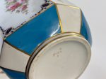 Antīks porcelāna mazgājamās bļodas un krūzes komplekts uz misiņa statīva (5088) - Image 15