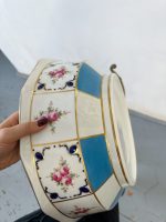 Antīks porcelāna mazgājamās bļodas un krūzes komplekts uz misiņa statīva (5088) - Image 20