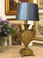 izsmalcināta bronzas lampa, vidēja izmēra, 1 spuldzei (6129)