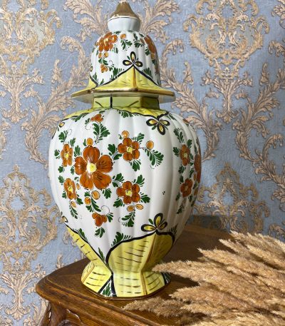 Stor vase med låg, blomstermønster (421)