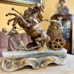 Liela, porcelāna figūra ar zirgiem un zelta krāsas detalizāciju (675)
