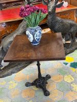 Autentisks franču bistro galdiņš uz čuguna kājas — klasiskā Monmartras stilā, (Antique French bistro table with cast iron base) (6421) - Image 2