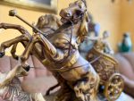 Liela, porcelāna figūra ar zirgiem un zelta krāsas detalizāciju (675) - Image 5