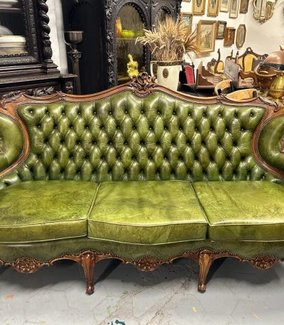 Grøn læder Chesterfield sofa, stor, perfekt stand (4295)