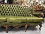 Zaļš, Ādas, Chesterfield Stila Dīvāns-Sofa, Liela Izmēra, Ideālā Stāvoklī (4295) - Image 3