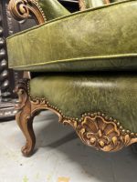 Zaļš, Ādas, Chesterfield Stila Dīvāns-Sofa, Liela Izmēra, Ideālā Stāvoklī (4295) - Image 18