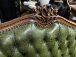Zaļš, Ādas, Chesterfield Stila Dīvāns-Sofa, Liela Izmēra, Ideālā Stāvoklī (4295) - Image 19
