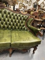 Zaļš, Ādas, Chesterfield Stila Dīvāns-Sofa, Liela Izmēra, Ideālā Stāvoklī (4295) - Image 6