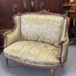 Mellemstore to-personers sofa i grønne nuancer (5482)