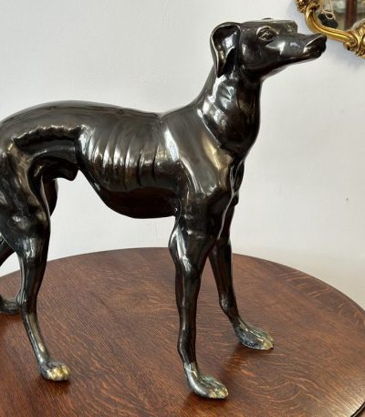 Bronzefigur af hund, mellemstor, tung (5067)