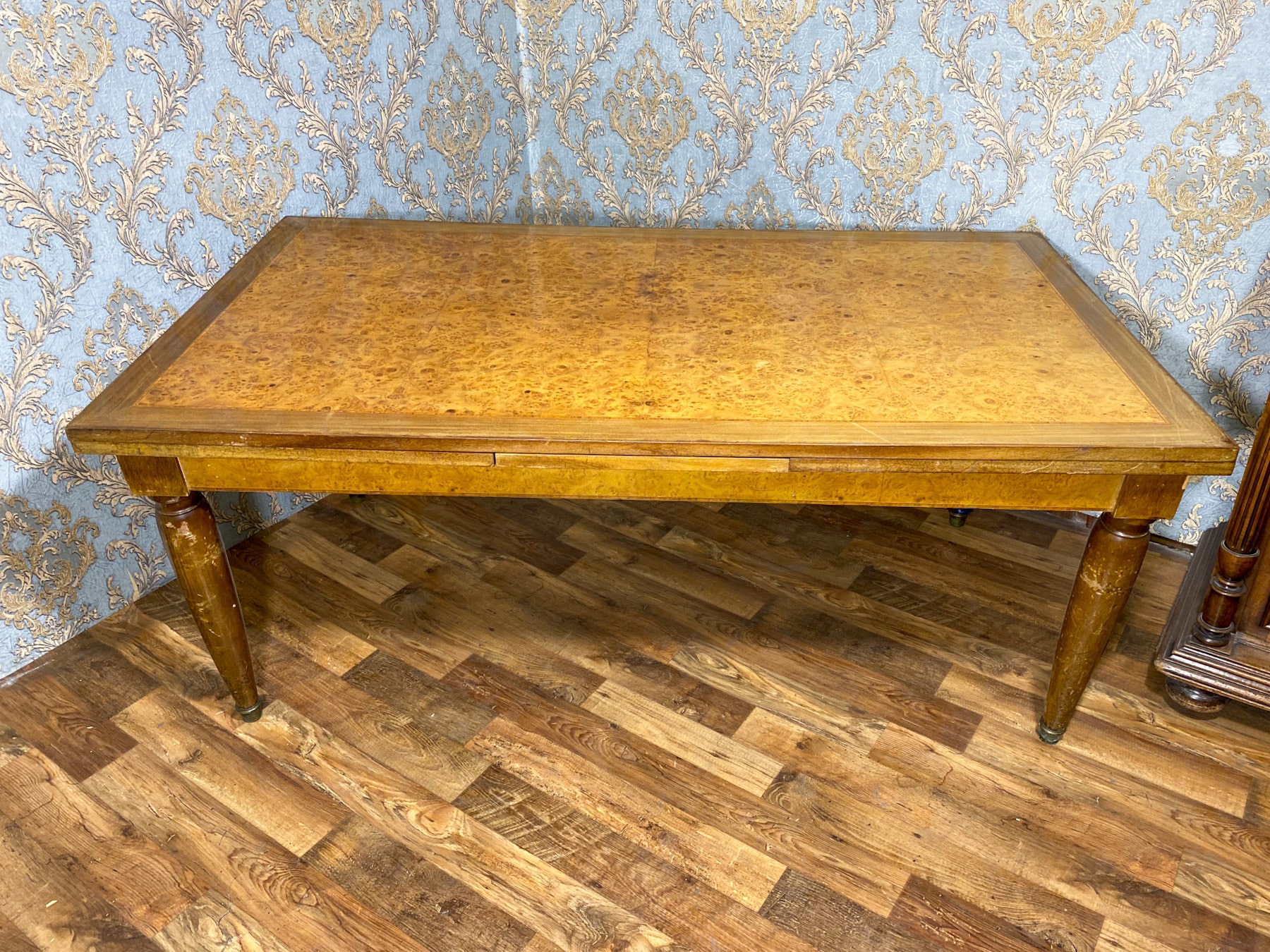 Izvelkams Galds ar Karelijas Bērza Masāra Virsmu — Art Deco, Francija/Beļģija, 20.gs. sāk. (554) - Image 1