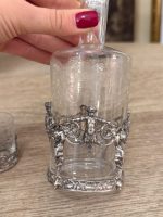 Antīks gravēta stikla liķiera komplekts ar eņģeļiem: karafe un 6 glāzītes — liquor decanter glasses set — 19. gs. beigas (6148) - Image 8