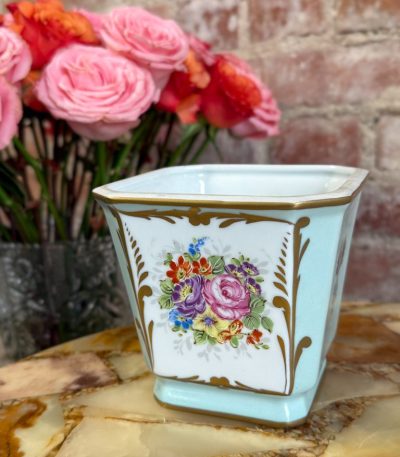 Porcelænskrukke med håndmalet blomsterbuket - Fransk klassicisme / Direktorium