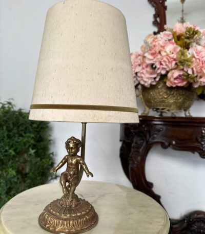 Lille Bordlampe med Engelfigur, Letvægts (4688)