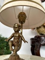 Maza Izmēra Galda Lampa ar Eņģeļa Figūru, Viegla Pēc Svara (4688) - Image 4