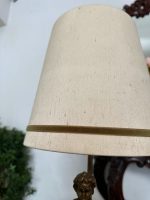 Maza Izmēra Galda Lampa ar Eņģeļa Figūru, Viegla Pēc Svara (4688) - Image 5
