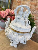 Liels porcelāna trauks ar vāku — Meisenes stilā, Perfektā Stāvoklī (Meissen Style Porcelain Centerpiece) (3294) - Image 13