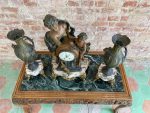 Grezns kamīna pulksteņa komplekts ar divām vāzēm — vēlā historisma (neoklasicisma) stilā, (Luxury Mantel Clock Garniture Set with Vases — Late Historism Style) (598) - Image 11