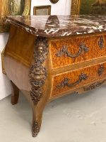 Commode Bombée Riekstabrūces avec Mascaron en Bronze et Marbre Rouge — Style Louis XV, France/Belgique, env. 1860–1890 (6111) – Image 4