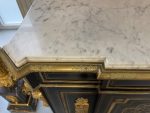 Boulle stila kumode ar bronzas aplikācijām un marmora virsmu — Napoleona III stils, Francija, ap 1860 (3566) Ļoti Liela Izmēra - Image 27