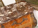 Commode Bombée Riekstabrūces avec Mascaron en Bronze et Marbre Rouge — Style Louis XV, France/Belgique, env. 1860–1890 (6111) – Image 11