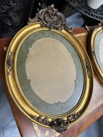 Grezns antīks franču ovāls koka rāmis zelta krāsā ar stiklu un zaļu paspartū — Paul Degrandsart Paris (antique pair of French oval gilt wood frames) (4259) - Image 3
